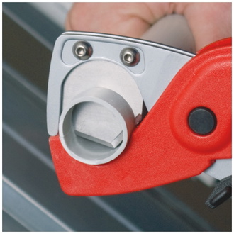 Knipex PlastiCut Schlauch- und Schutzrohrschneider aus zähem, glasfaserverstärktem Kunststoff 185 mm (SB-Karte/Blister)