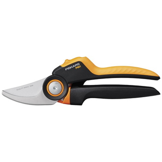 Fiskars Bypass Gartenschere M (P921) PowerGear Xseries